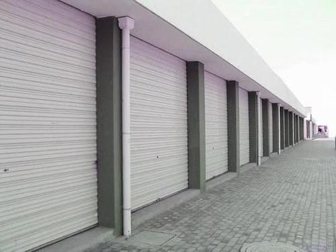 Rolling shutter door